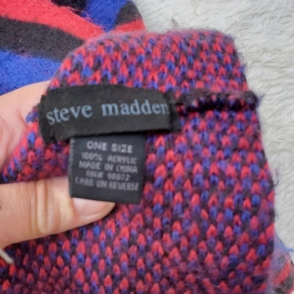 Steve Madden Infinity scarf - Picture 3 of 8